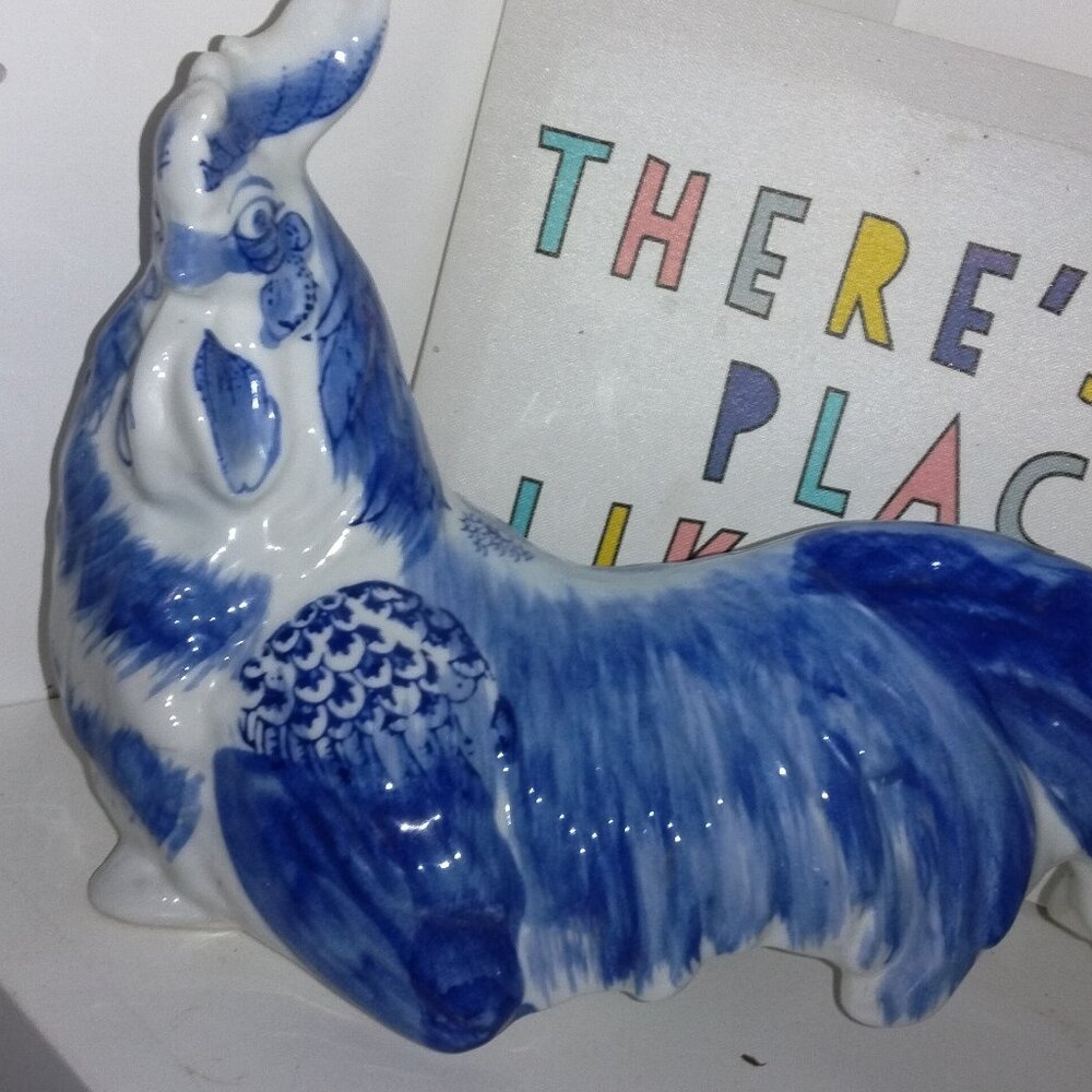 5 blue decorative items